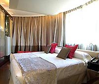 Vincci Capitol Hotel