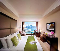 The Royal Pacific Hotel & Towers