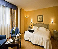 Corona Hotel