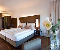 Penz Hotel West