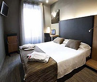 Petit Palace Tres Cruces Hotel