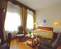 Hotel Carlton Opera