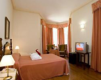 Globales Reina Cristina Hotel